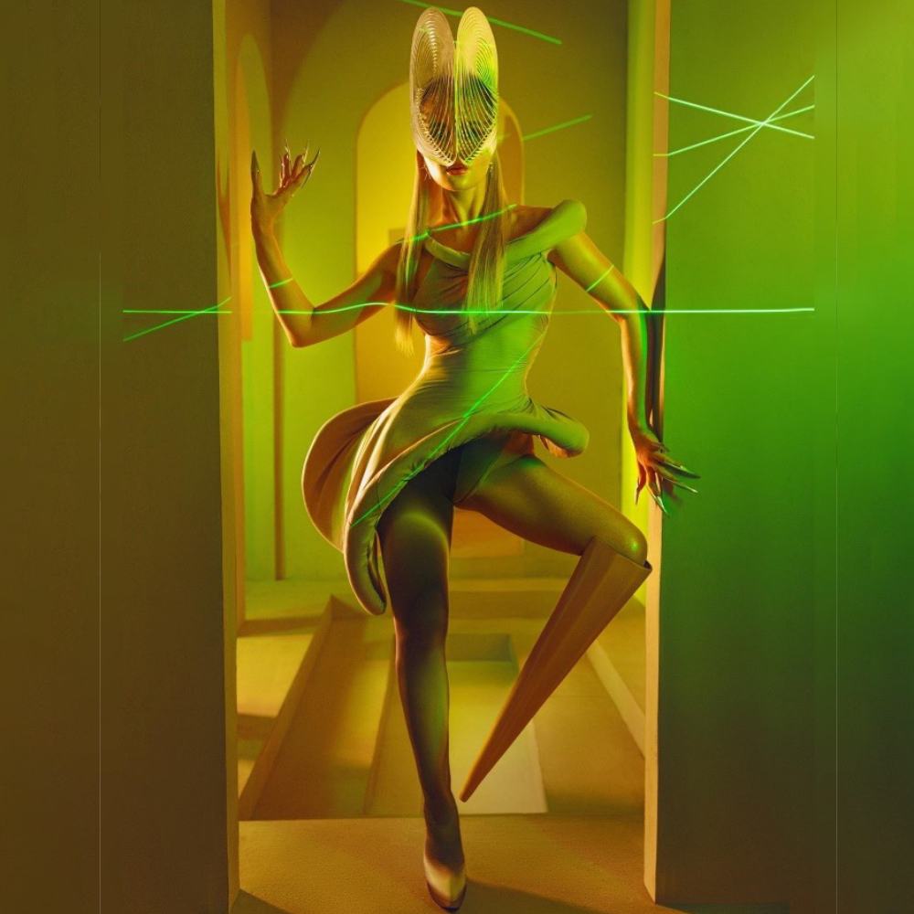 (©United Nude, Viktoria Modesta) (©United Nude, Viktoria Modesta)